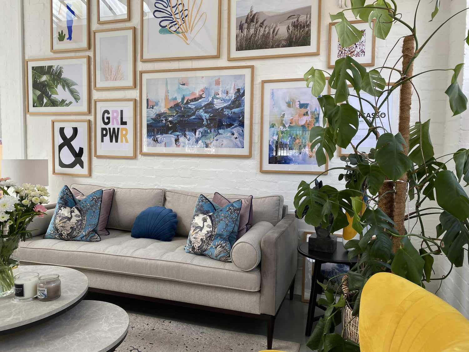 Abstract House Is Expanding - Abstract House