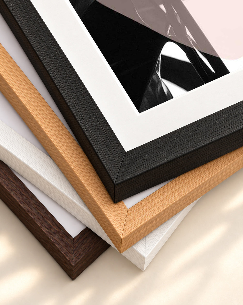 Contemporary Monstera Leaf Art Print — framed print corner with 5 cm mount and bevel