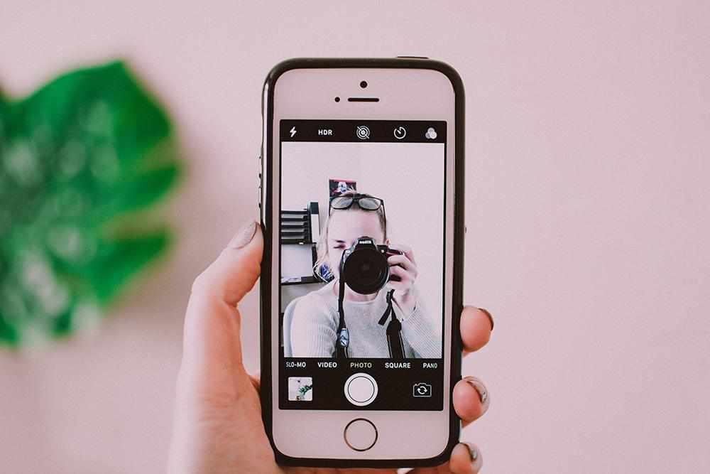 Is the ‘selfie’ the latest genre of contemporary art?-Abstract House