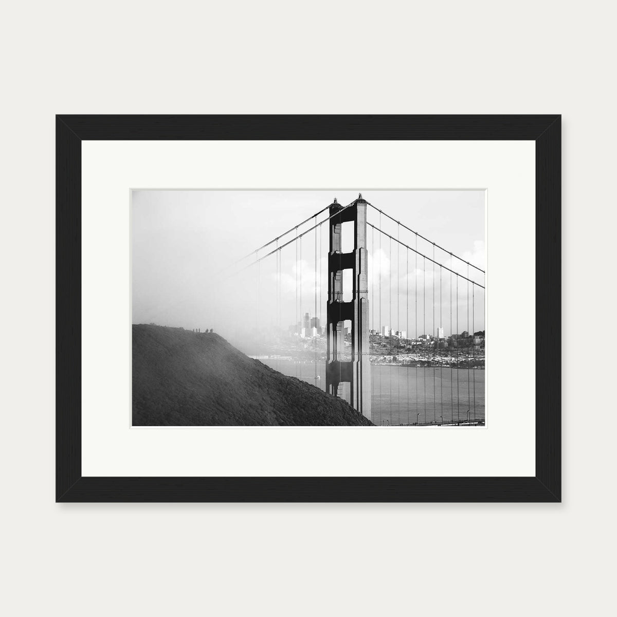 Golden Gate Bridge Art Print — 30 x 40 cm — Black Frame