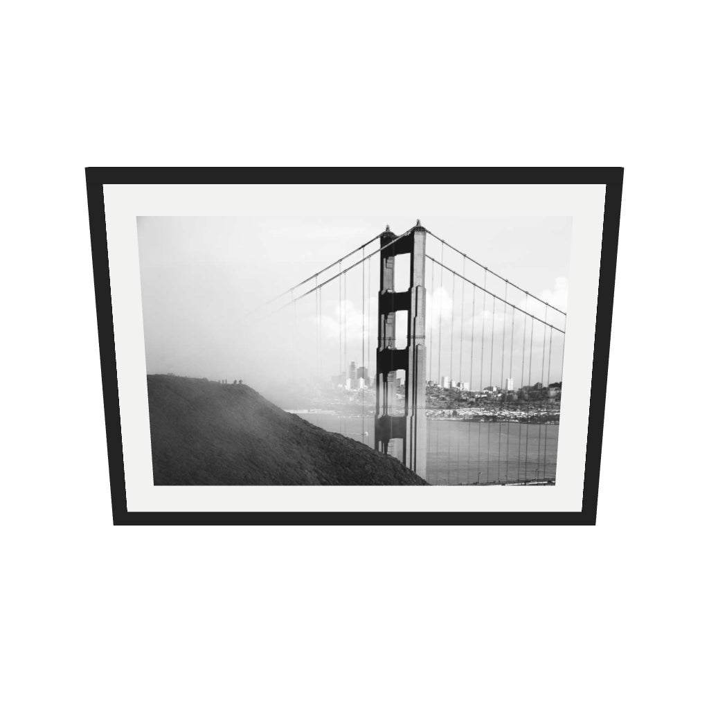 [ah-ar-v1:284490ee59db7753eeaf76d0] Golden Gate Bridge Art Print — 50 x 70 cm, black frame (AR scale)