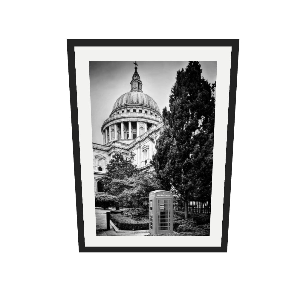 [ah-ar-v1:096fcac06bae140afa38427f] St Paul's Cathedral Art Print — 50 x 70 cm, black frame (AR scale)